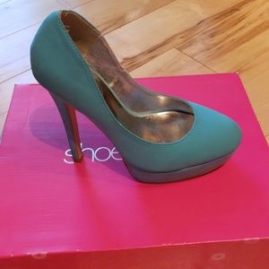 Shoedazzle Romaine Pumps
